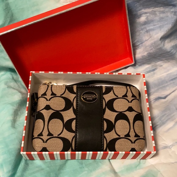 COACH signature print small wristlet. New in box!